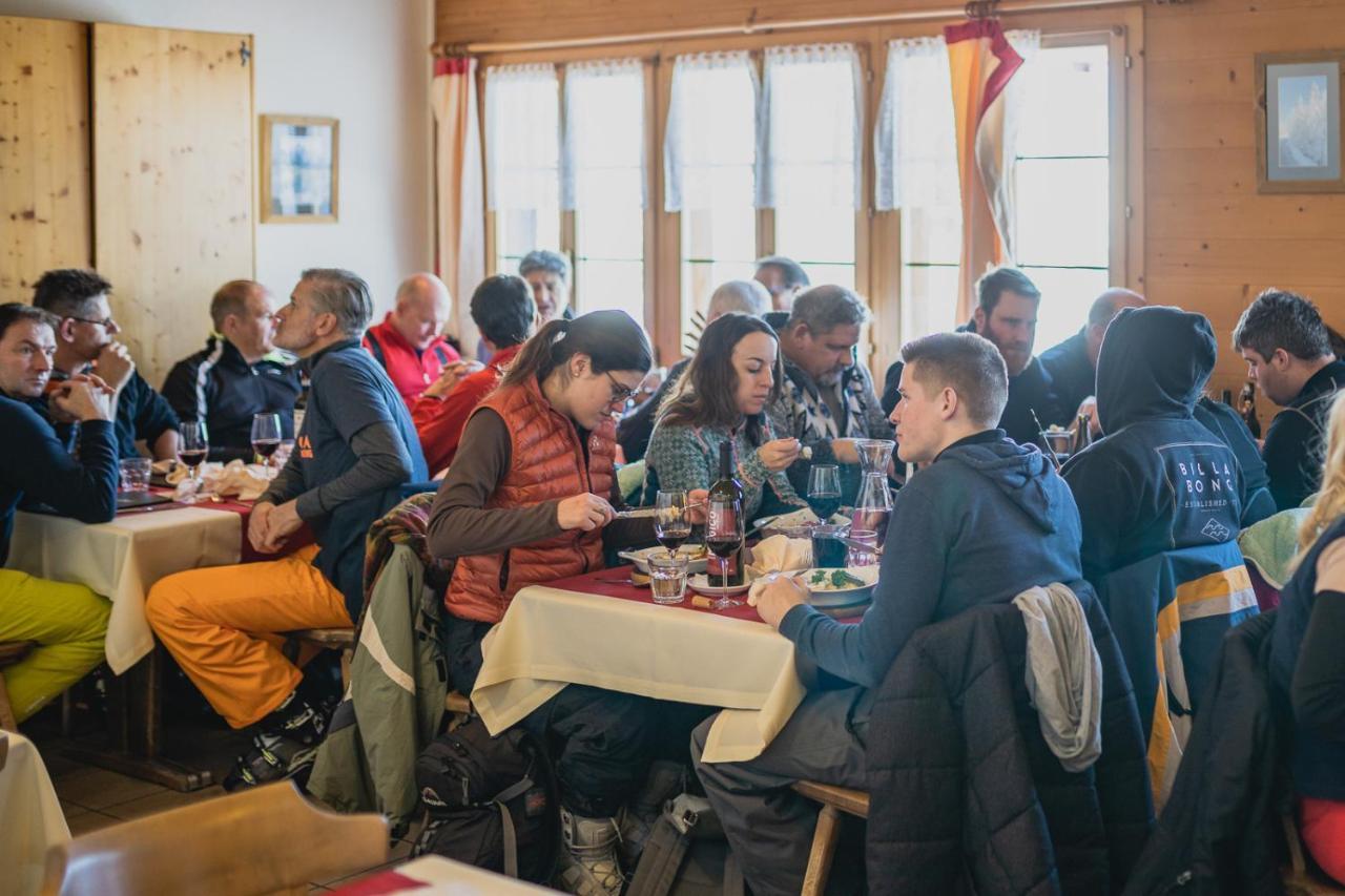 Berghotel Leiterli Lenk Bagian luar foto